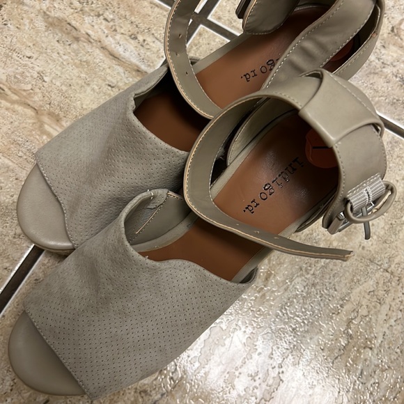 Indigo Rd Airy Espadrille Platform Wedge Sandals in Tan. Size 7 - Picture 6 of 6